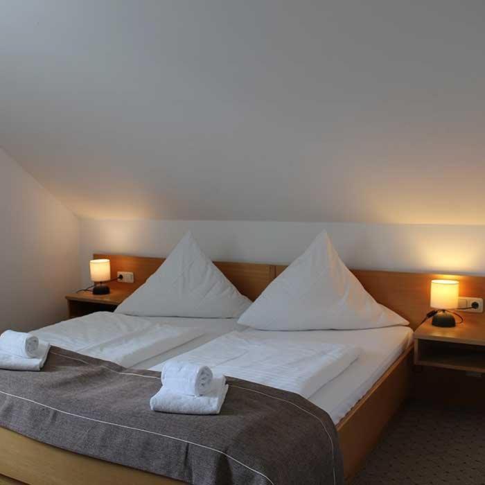 Stadthotel เดกเกนดอร์ฟ ภายนอก รูปภาพ